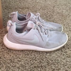 Nike roshes all grey